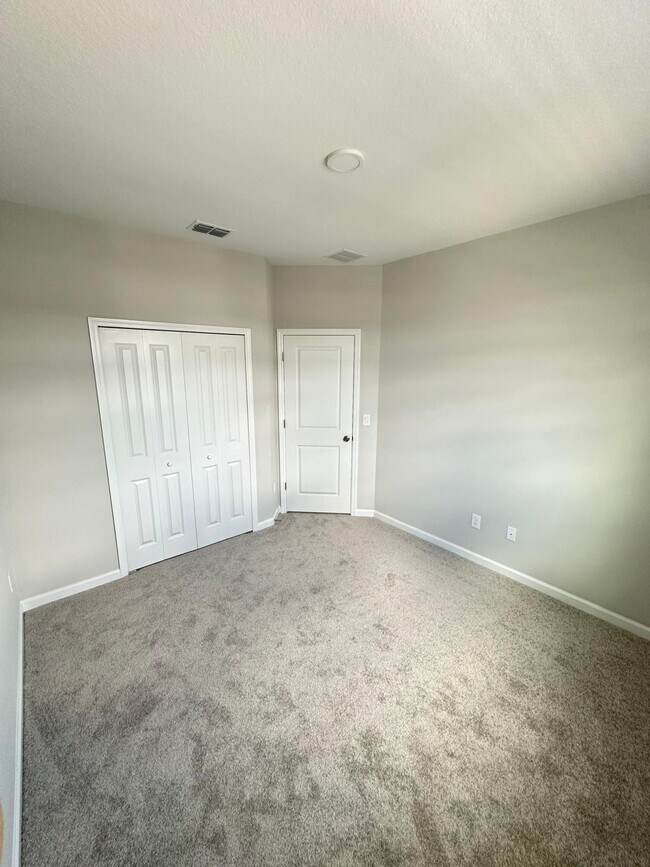 Building Photo - 1359 Mount Royal Dr