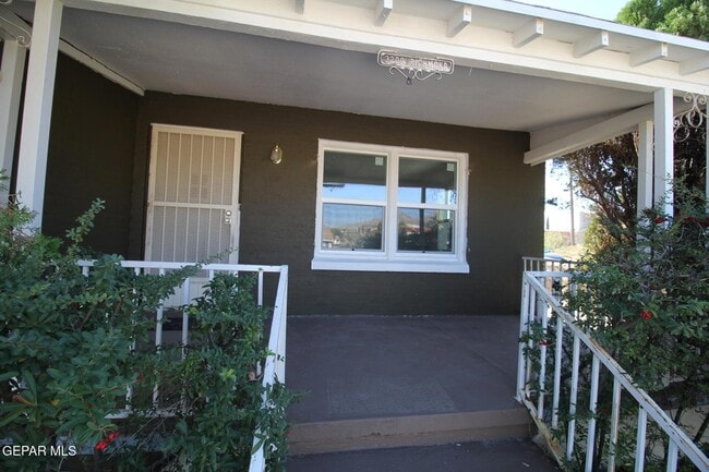 Building Photo - 3200 Richmond Ave