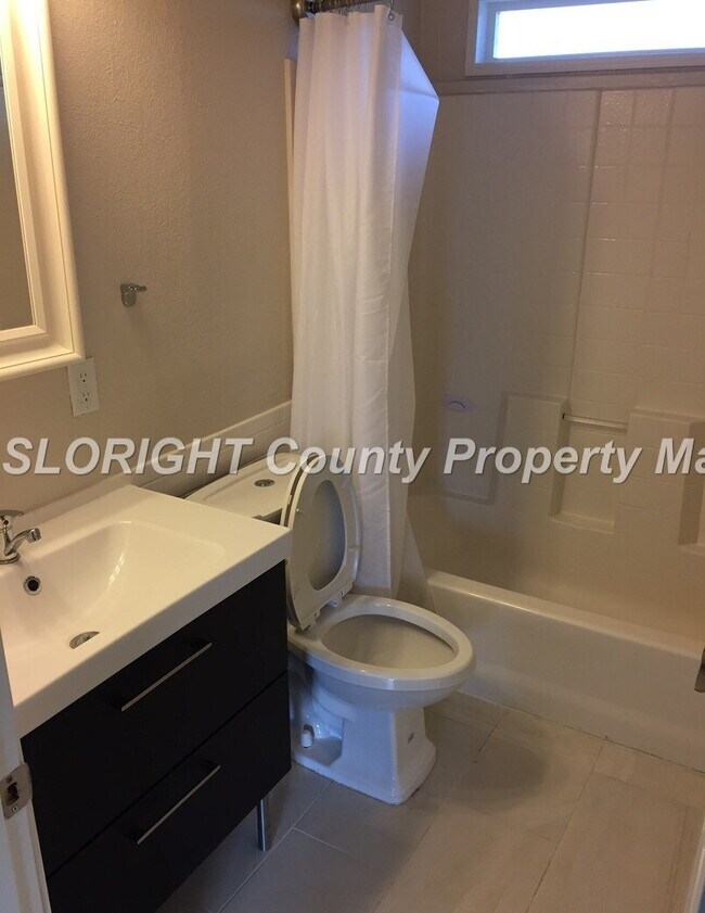 Building Photo - AVAILABLE JUNE - Beautiful Paso Robles Manufactured Home - 3 Bedroom / 2 Bathroom