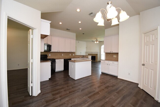 Building Photo - 128 Long Canyon Ln