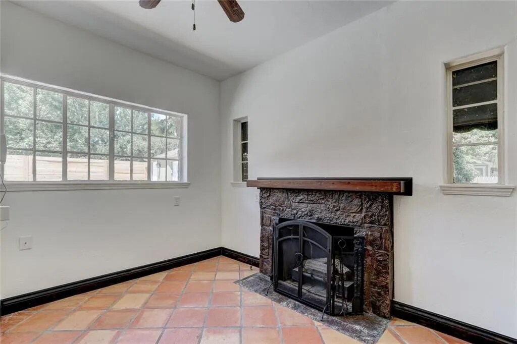 Building Photo - 2137 NW 27th St