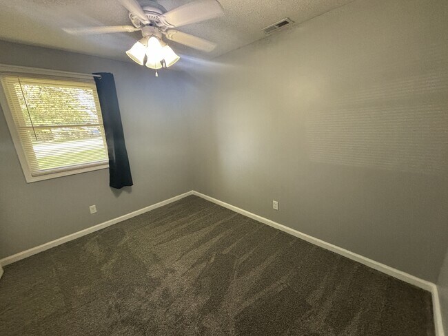 Building Photo - 53 E 300 N