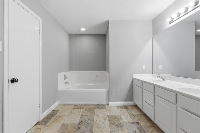 Building Photo - 1715 Ruthie Run