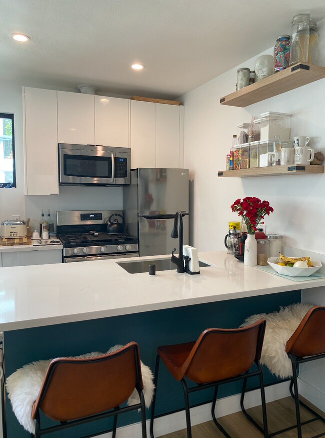 Building Photo - 315 S Hamel Rd