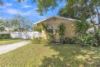 Building Photo - 2005 NW 11th Ave