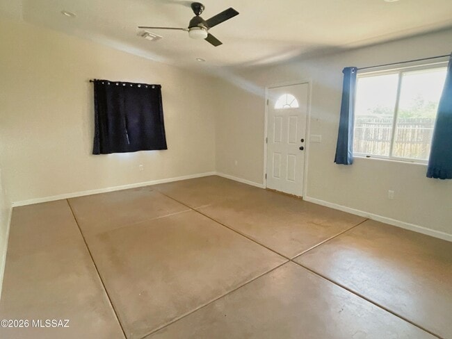 Building Photo - 2618 N Sparkman Blvd