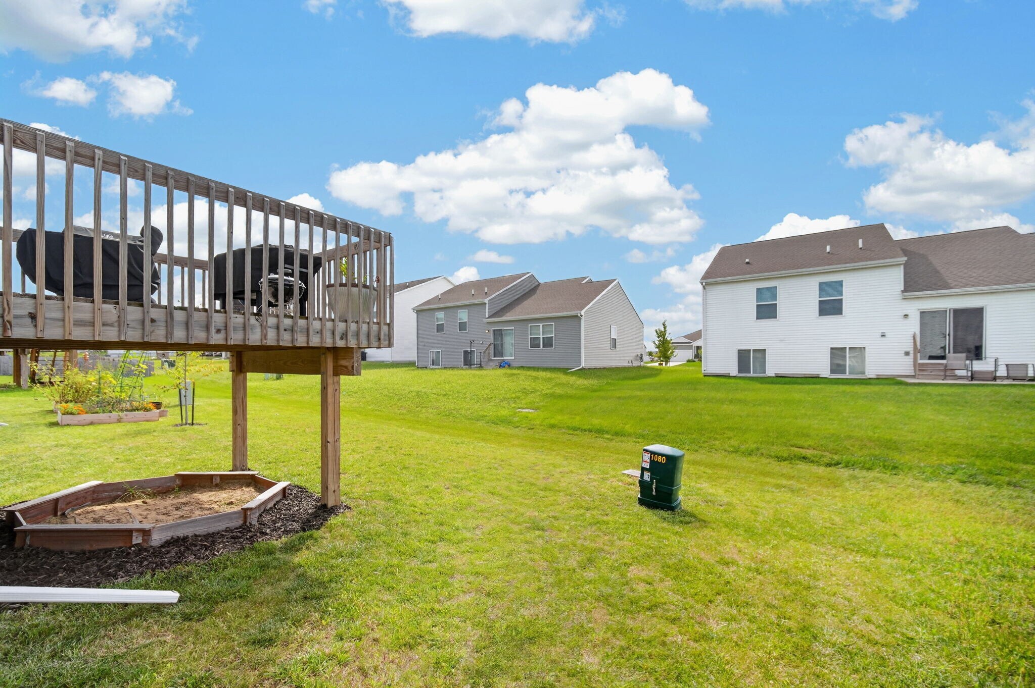 large yard - 1080 Bel Aire Ct