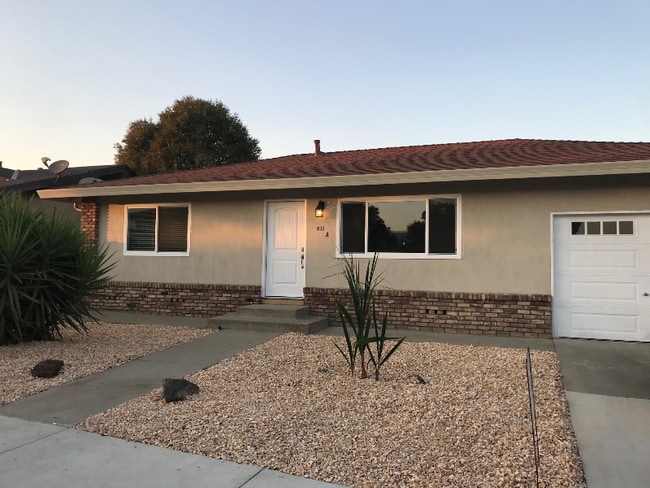 Building Photo - 811 El Cerrito Way
