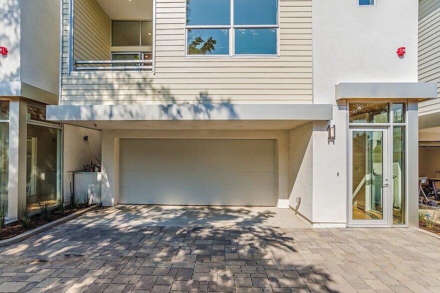 Building Photo - 5935 W Parkcrest Pl