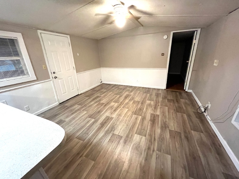 Building Photo - 13297 Pecan Tree Dr