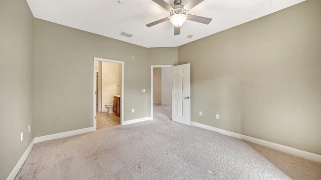 Building Photo - 3671 Parkridge Cir