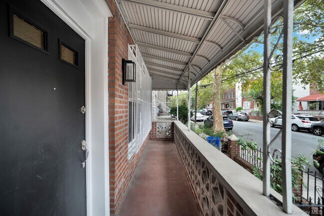 Building Photo - 251 E 46th St