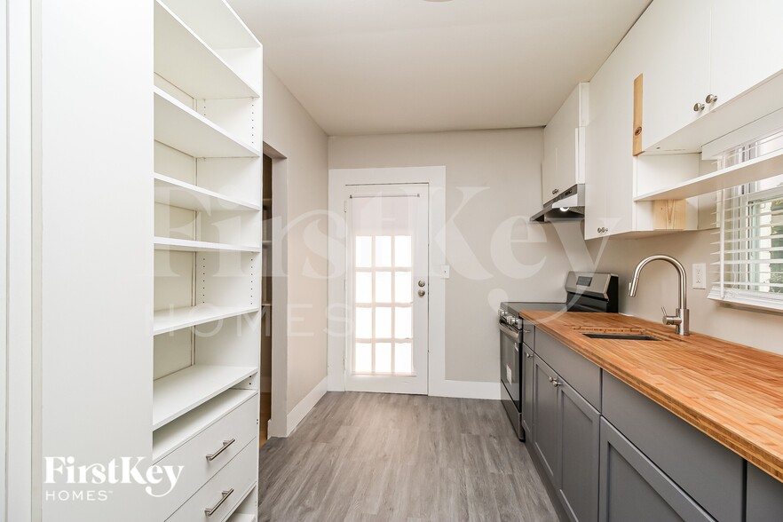 Building Photo - 2081 Glenwood Ave SE