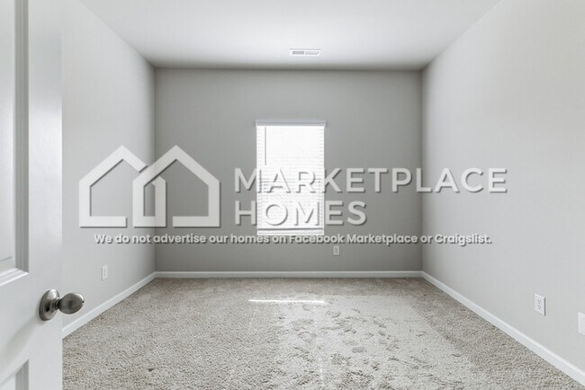Building Photo - 15995 Glenncrest Ln