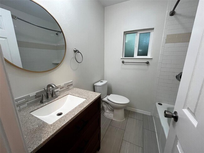 Building Photo - 5101 Meadow Creek Cove