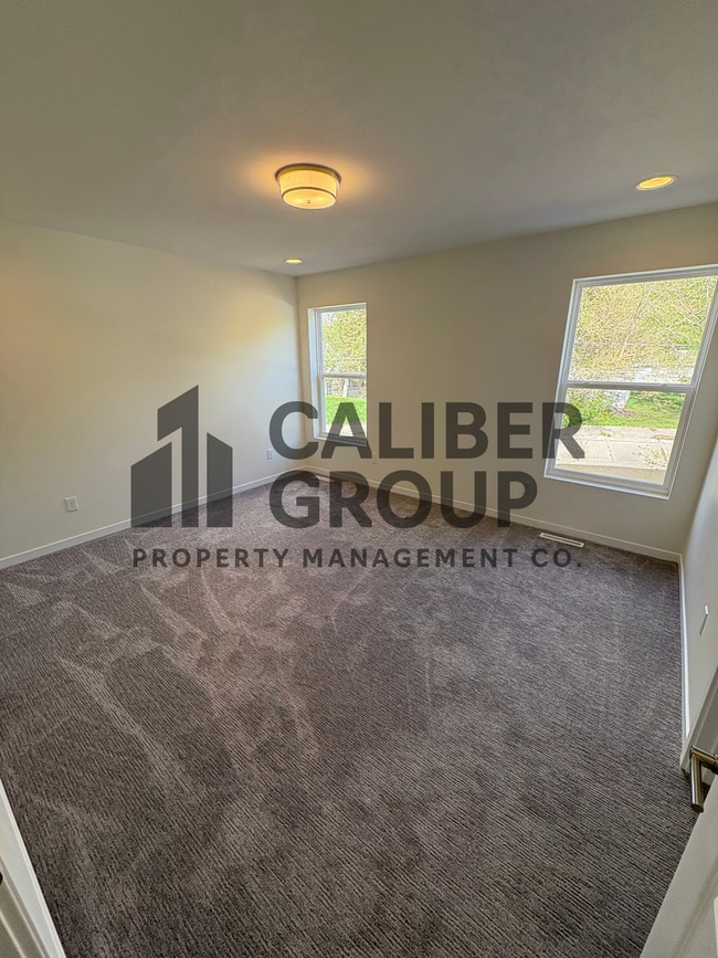 Building Photo - 3 Bd 1 Ba Condo for rent in Waterloo, IA