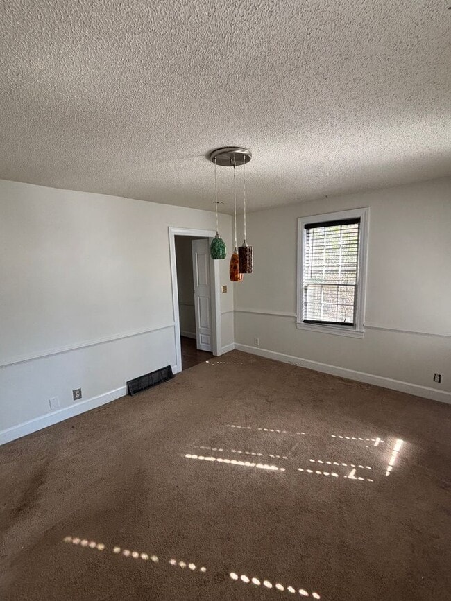 Building Photo - Simple 1BR/1BA Home Only $795/Month