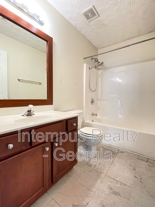 Building Photo - 2054 Pierce Way