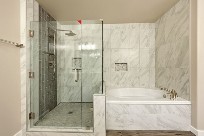 Building Photo - 3 bed 2.5 bath updated home in Tumwater School District - 2300 sq.ft. - fenced back yard.