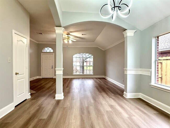 Building Photo - 5223 Mountain Forest Dr