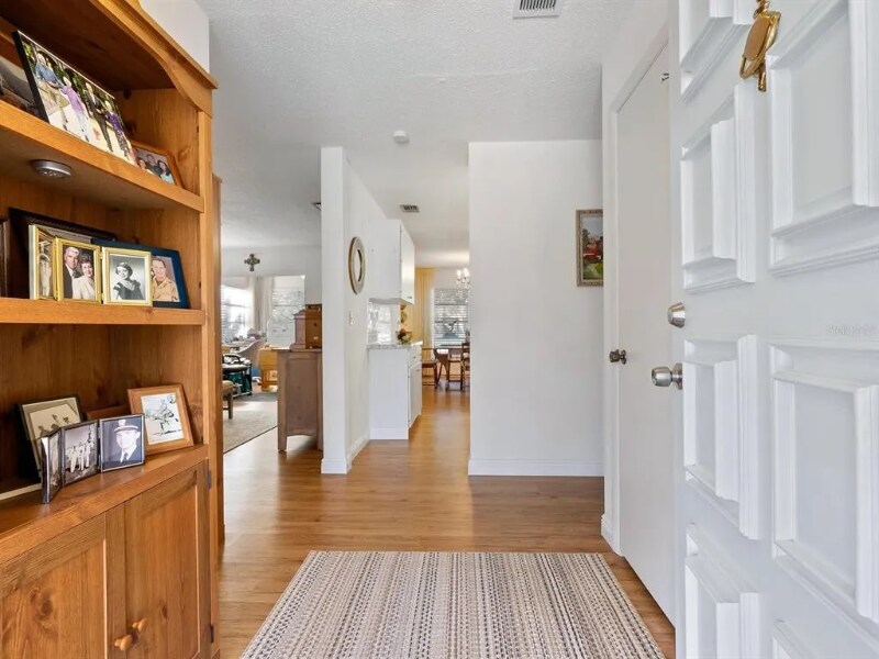Building Photo - 1624 Whitehead Dr