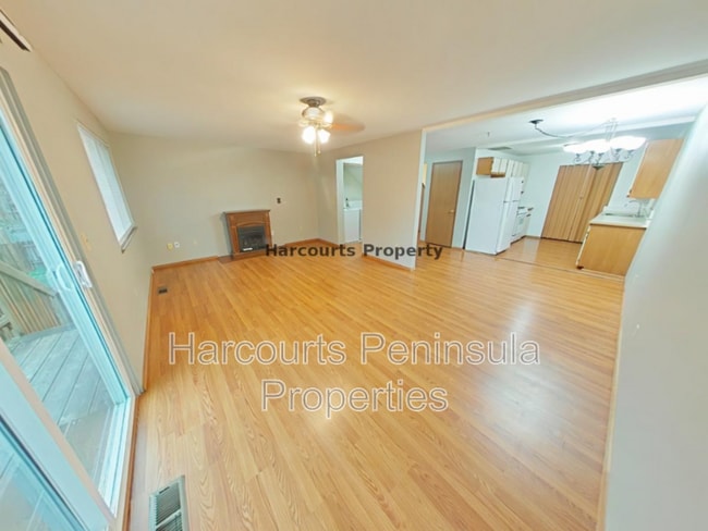 Building Photo - 3807 Maple Ave