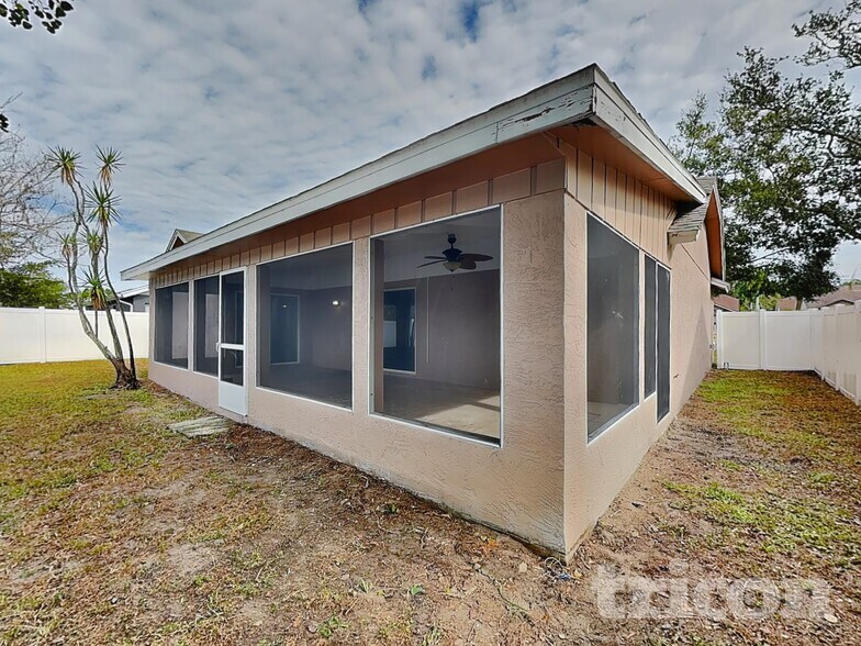 Building Photo - 714 49th St E