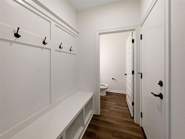 Building Photo - 2725 Woodall Dr