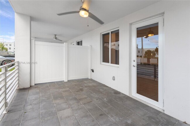 Building Photo - 6425 NW 103rd Pl