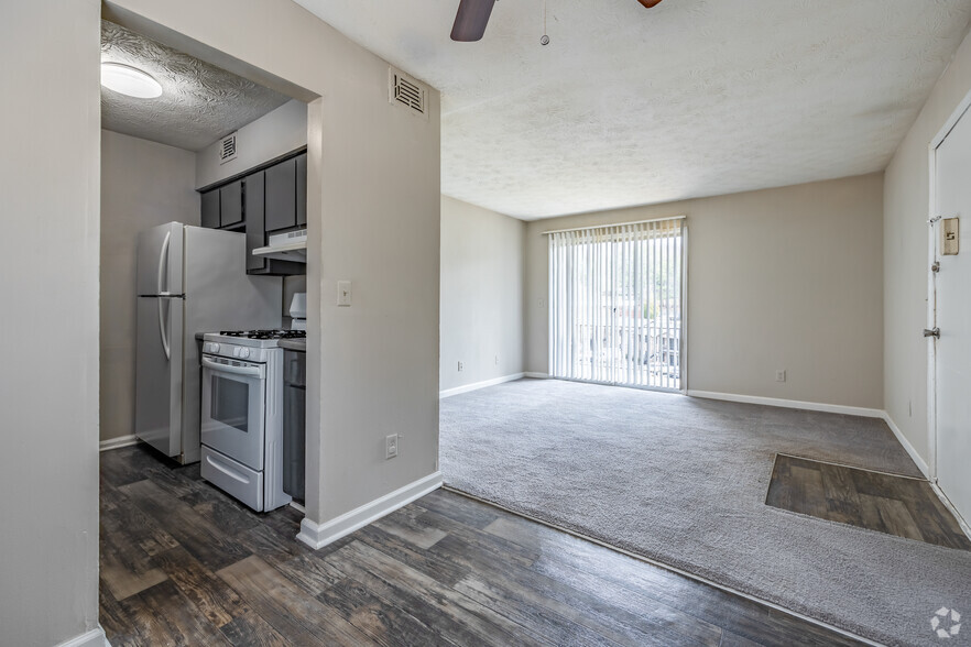 1BR, 1BA - 850SF - Southern Oaks