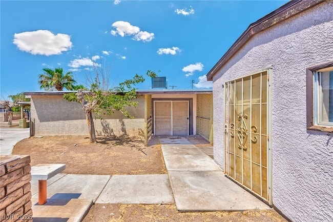 Building Photo - 1816 Merze Ave