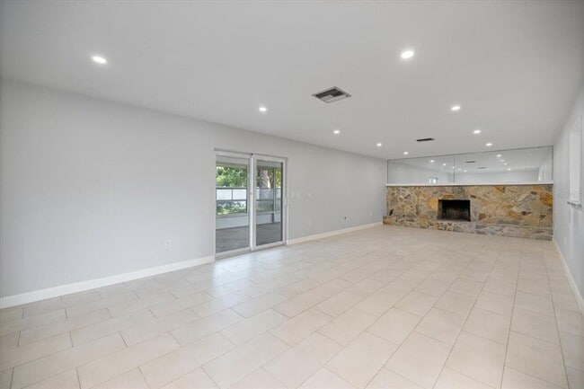 Building Photo - 1169 Carmella Cir