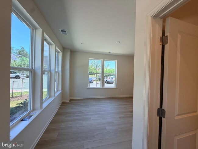 Building Photo - 2548 Neabsco Common Pl