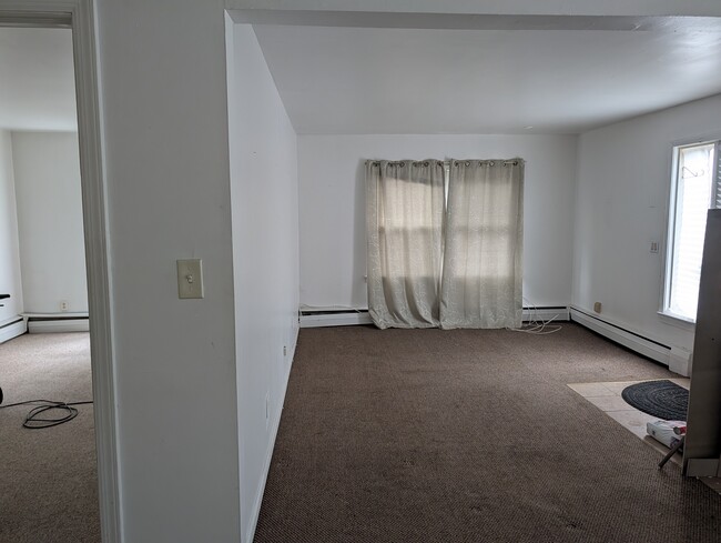 Building Photo - 23 1/2 Church St