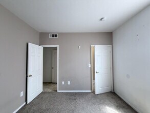Building Photo - 2 Bedroom 2 Bathroom Condo