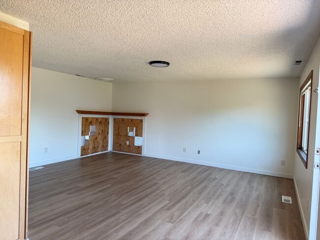 Building Photo - 602 Ash Ave