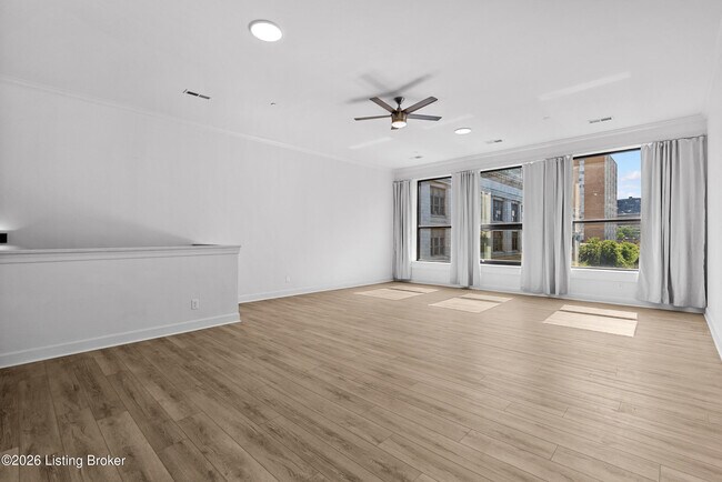 Building Photo - 540 S 4th St