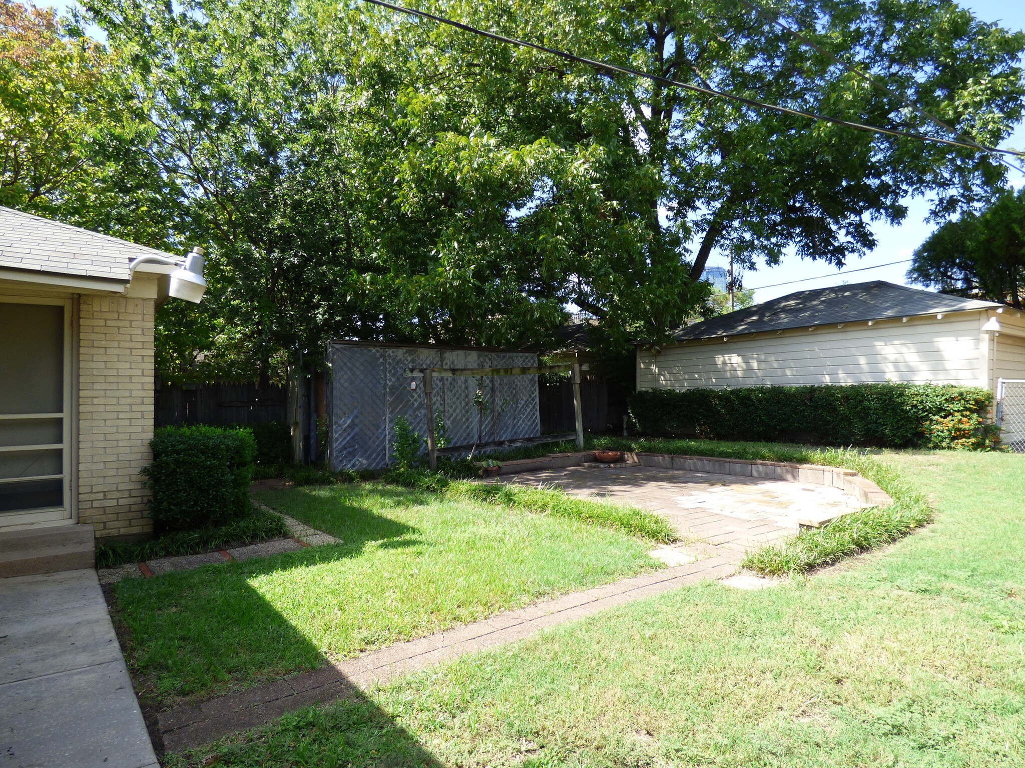 Building Photo - 5511 Winton St
