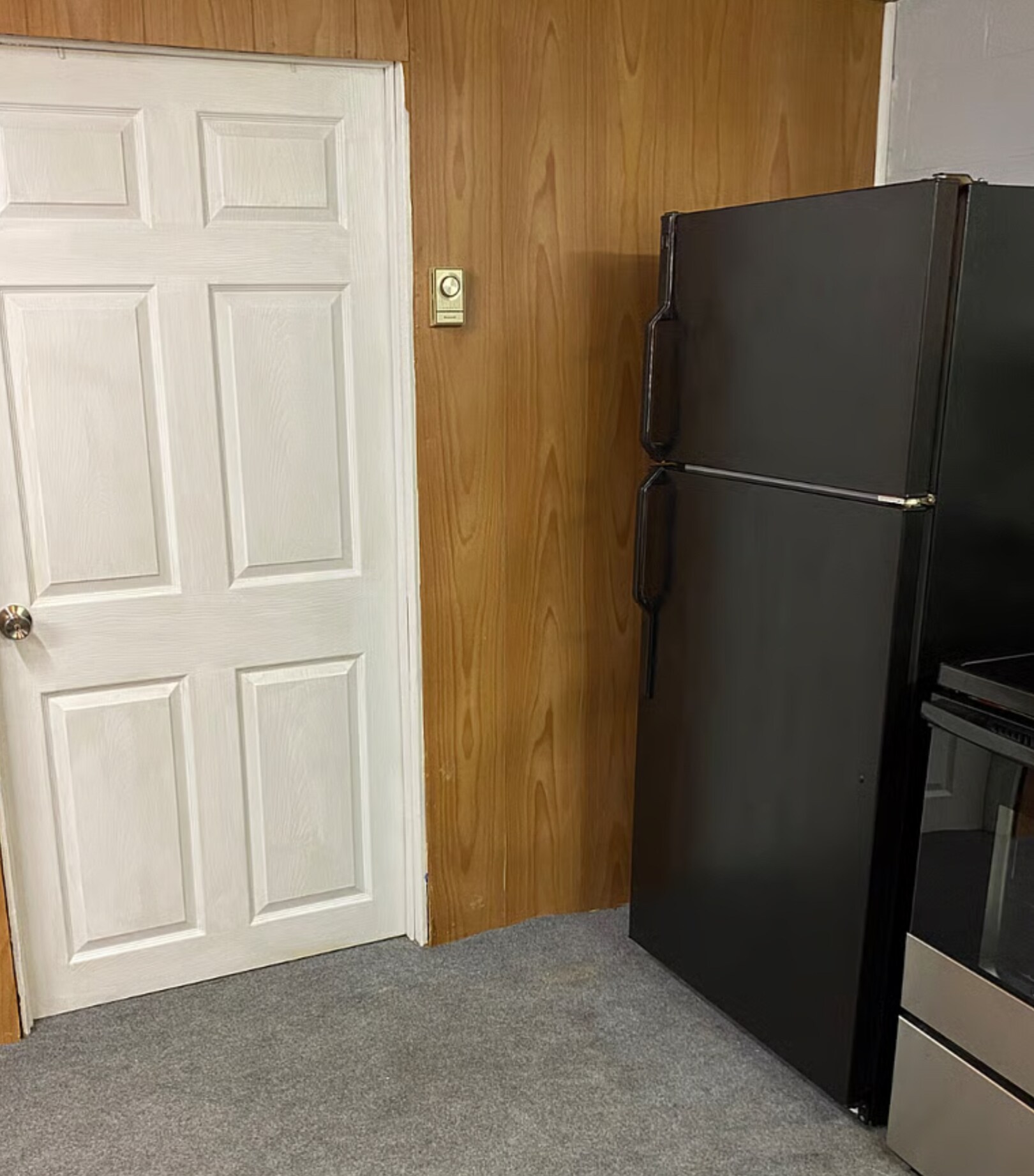 Building Photo - 1420 3rd Ave