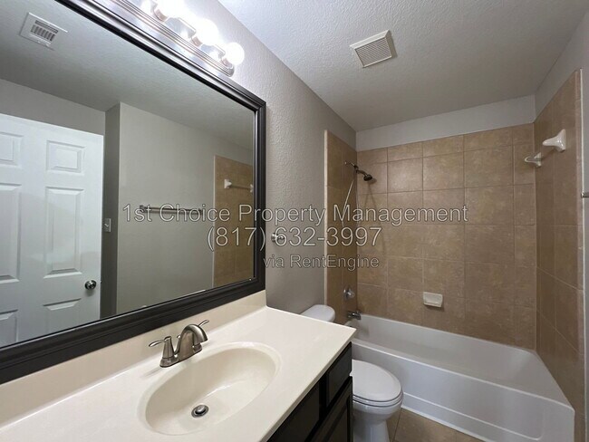 Building Photo - 405 Willow Vista Dr
