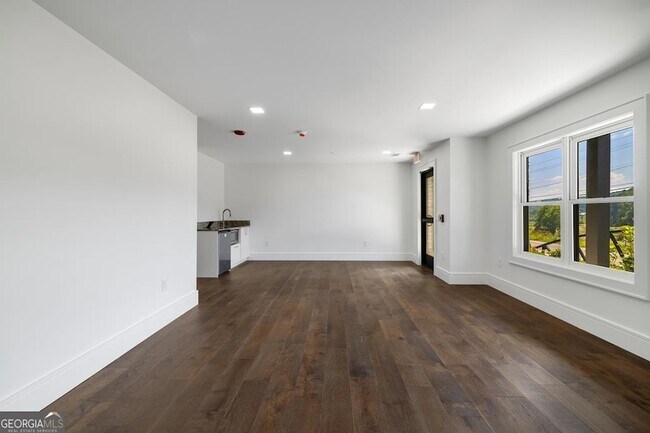 Building Photo - 1281 E Main St