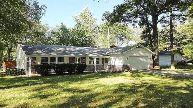 Building Photo - 4111 Woodstock Dr