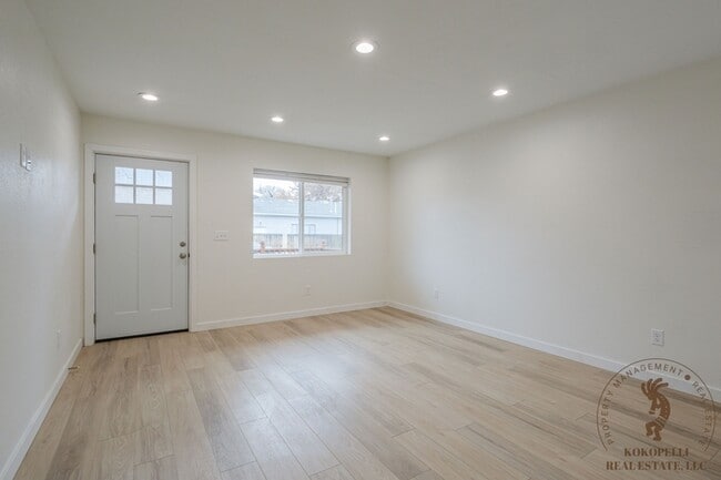 Building Photo - 1524 Orchard Ave