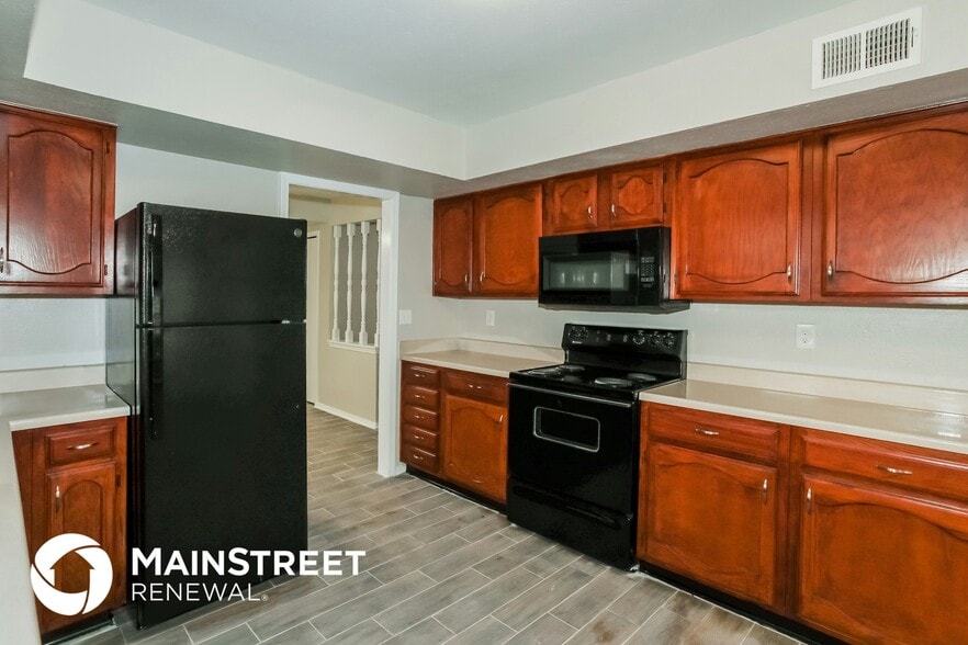 Building Photo - 4413 Larner St