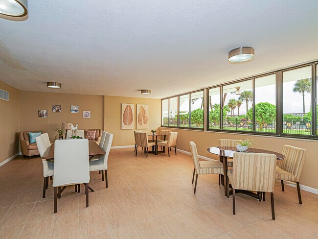 Building Photo - 4141 Ocean Dr