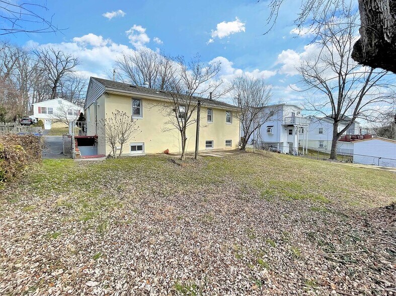 Building Photo - 1832 N Culpeper St