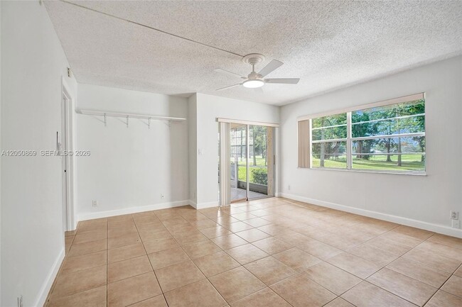 Building Photo - 8798 Holly Ct
