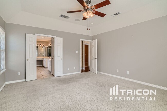 Building Photo - 3804 Cross Country Trail