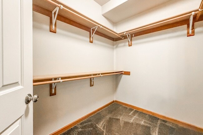 Building Photo - Beautiful 4-Bedroom Townhome in South Richland