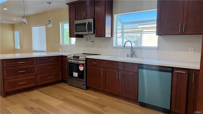 Building Photo - 3344 Brandon St